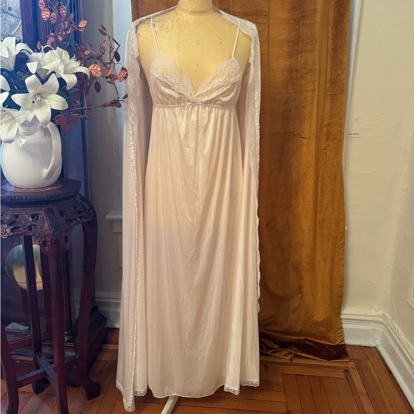 Petite Miss Elaine Vintage Bridal Lace Edged Robe And Slip Peignoir Set - Picture 11 of 15